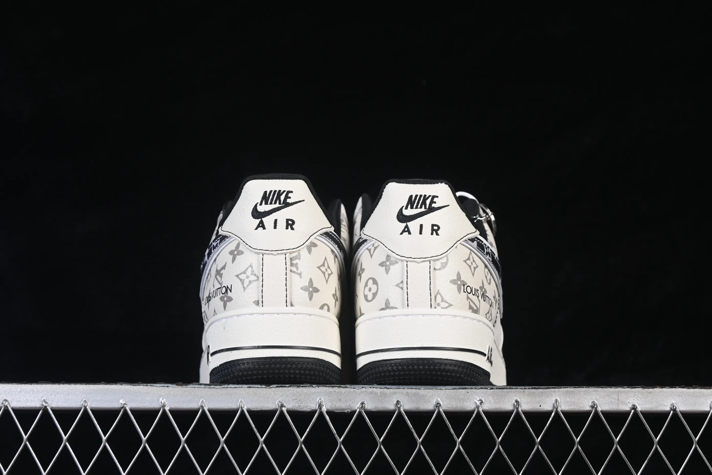 All Categories Nk Air Force 1 Air Force Series Nk Air Force 1 Low Air Force Low Nike Air Force 1'07 Low Gray and White Presbyopic Air Force One Low Casual Shoes SY1388-030